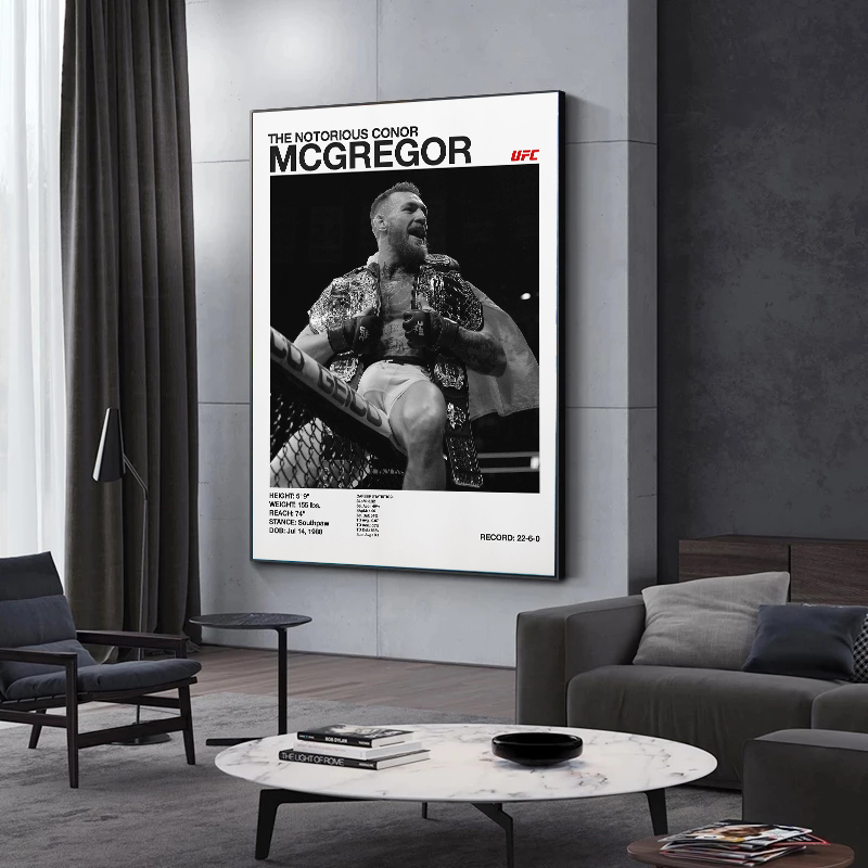 Black and White Fighting Champ - Sports Equipment Poster 评论和价格