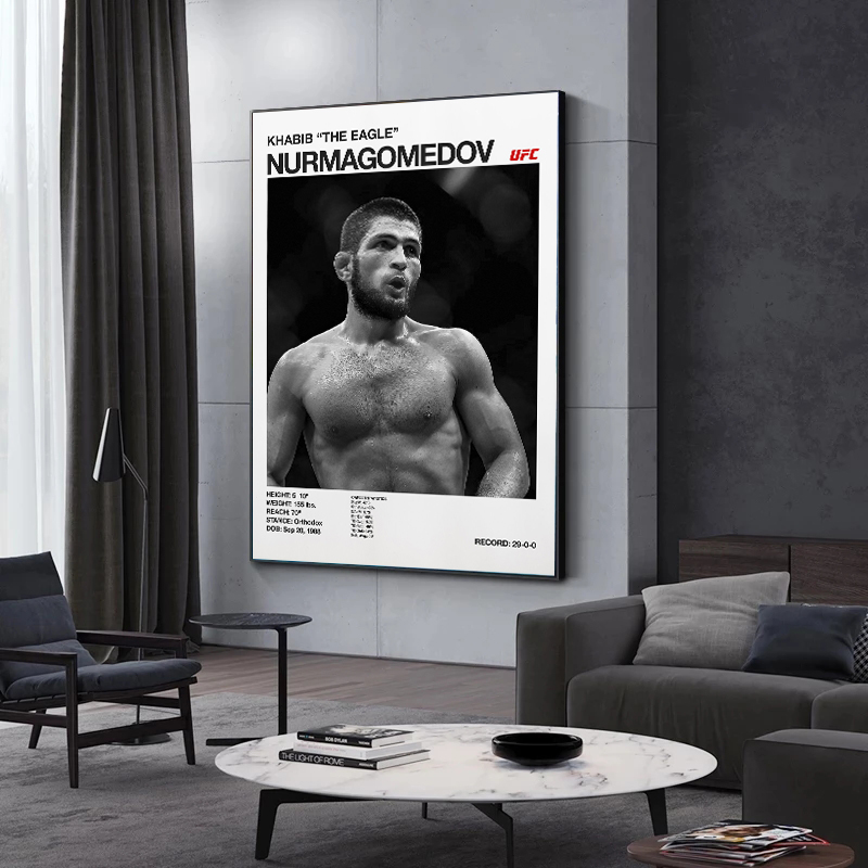 Black and White Fighting Champ - Sports Equipment Poster 评论和价格